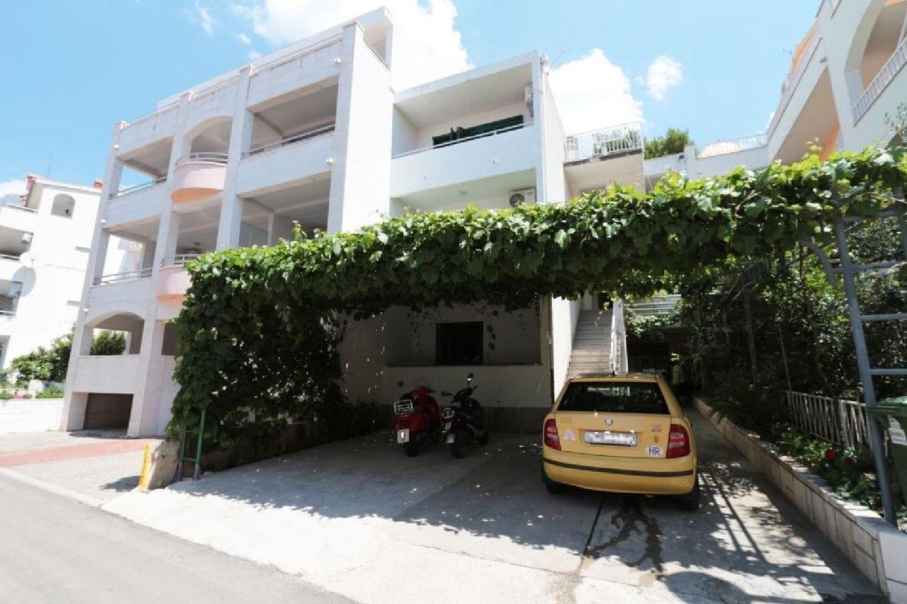 Apartments And Room Nevenka Makarska Zewnętrze zdjęcie