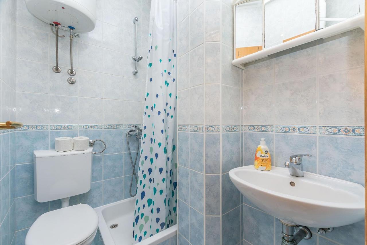 Apartments And Room Nevenka Makarska Zewnętrze zdjęcie