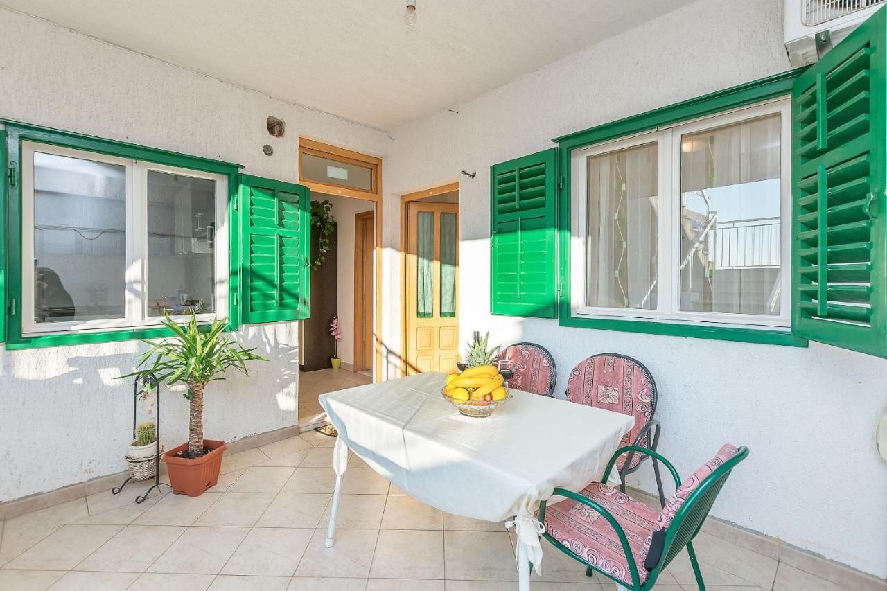 Apartments And Room Nevenka Makarska Zewnętrze zdjęcie