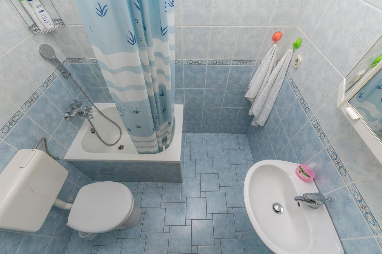 Apartments And Room Nevenka Makarska Zewnętrze zdjęcie