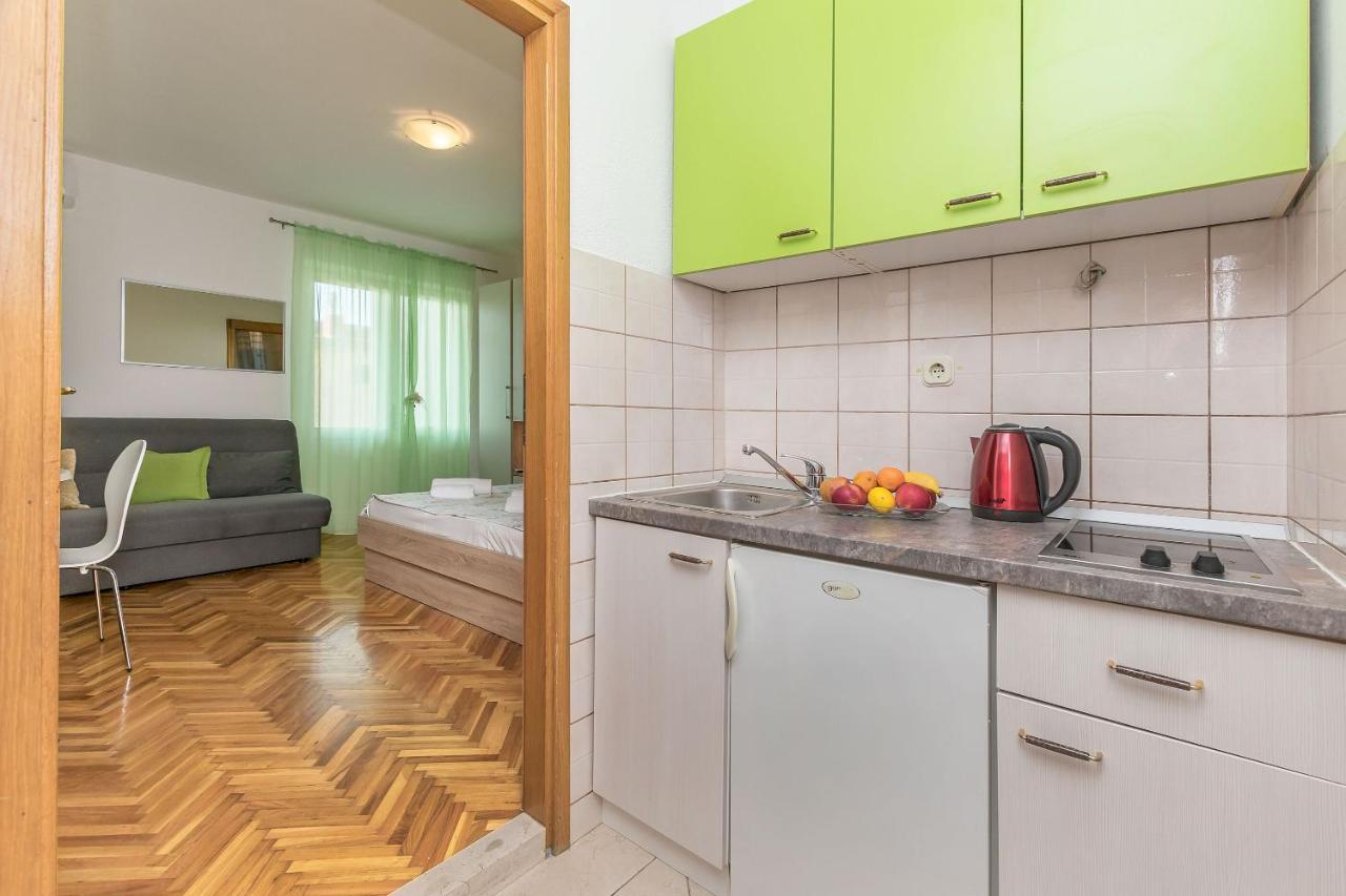 Apartments And Room Nevenka Makarska Pokój zdjęcie