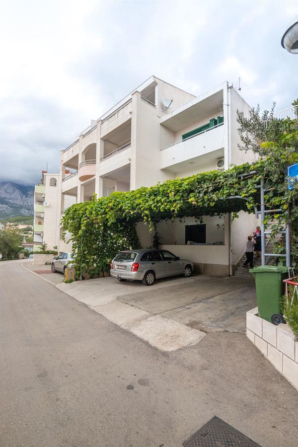 Apartments And Room Nevenka Makarska Zewnętrze zdjęcie