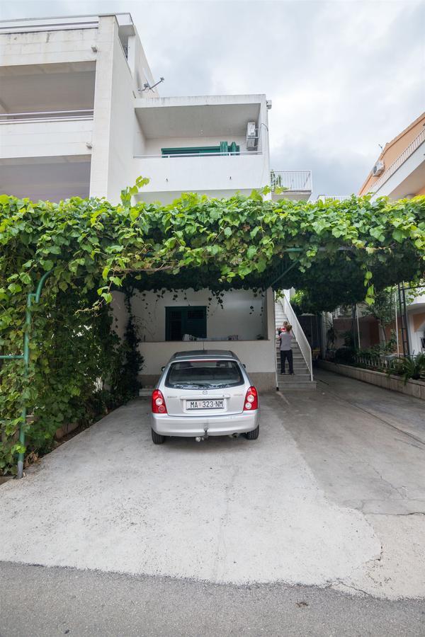 Apartments And Room Nevenka Makarska Zewnętrze zdjęcie