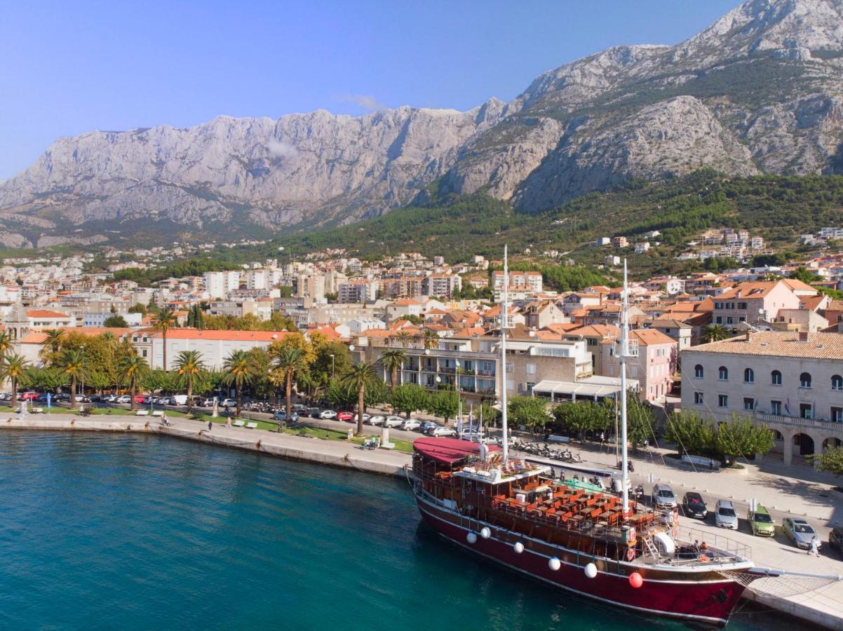 Apartments And Room Nevenka Makarska Zewnętrze zdjęcie